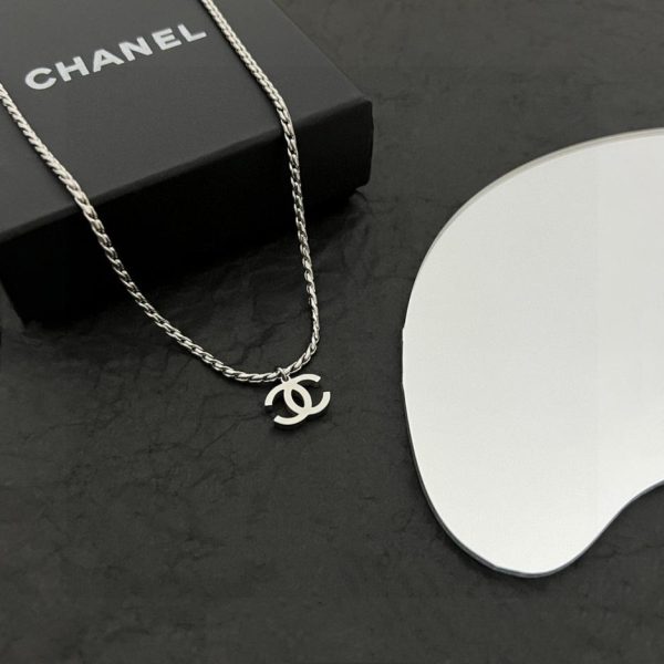 replik,replica,schmuck,1:1,beste,ohrringe,ring,Repliken Chanel-Halskette mit schwarzem quadratischem Plättchen