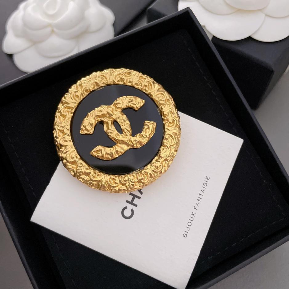 replik,replica,schmuck,1:1,beste,ohrringe,ring,Repliken Runde, doppelseitig gravierte Brosche von Chanel replik,replica,schmuck,1:1,beste,ohrringe,ring,Repliken Runde, doppelseitig gravierte Brosche von Chanel