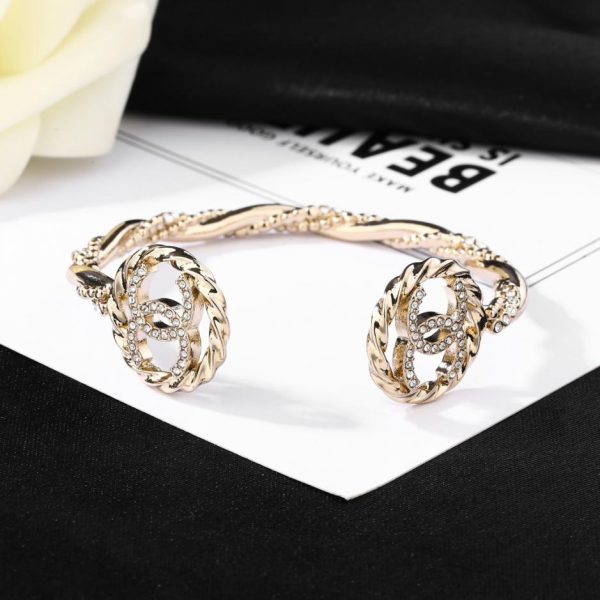 replik,replica,schmuck,1:1,beste,ohrringe,ring,Repliken Chanel-Jeansblaue und schwarze quadratische Halskette