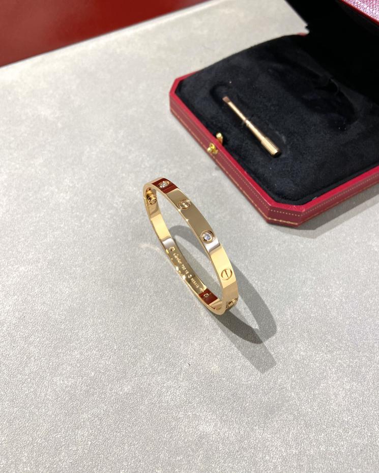 replik,replica,schmuck,1:1,beste,ohrringe,ring,Repliken Breites Cartier-Armband mit vier Diamanten replik,replica,schmuck,1:1,beste,ohrringe,ring,Repliken Breites Cartier-Armband mit vier Diamanten