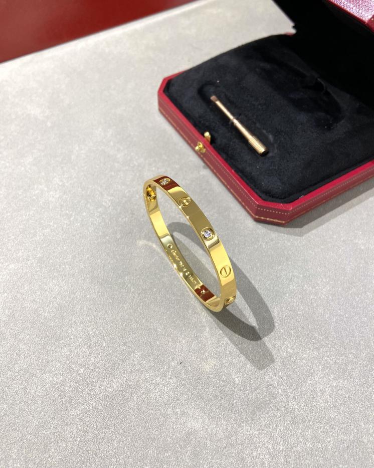 replik,replica,schmuck,1:1,beste,ohrringe,ring,Repliken Breites Cartier-Armband mit vier Diamanten replik,replica,schmuck,1:1,beste,ohrringe,ring,Repliken Breites Cartier-Armband mit vier Diamanten