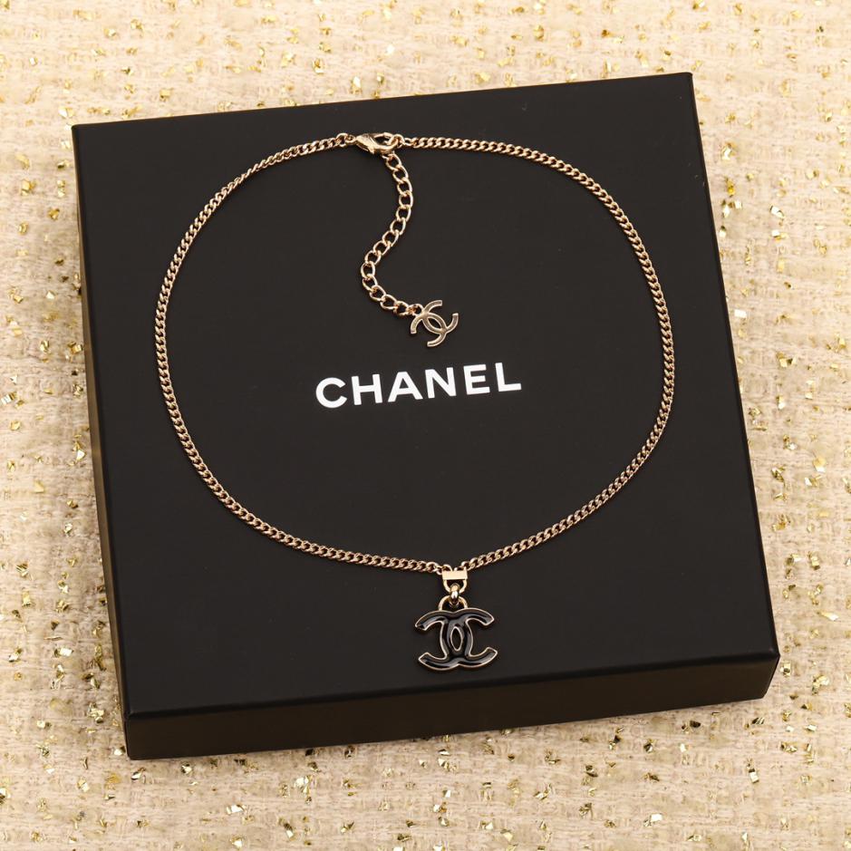 replik,replica,schmuck,1:1,beste,ohrringe,ring,Repliken Chanel-Anhänger, Doppel-C-Halskette aus schwarzer Emaille replik,replica,schmuck,1:1,beste,ohrringe,ring,Repliken Chanel-Anhänger, Doppel-C-Halskette aus schwarzer Emaille