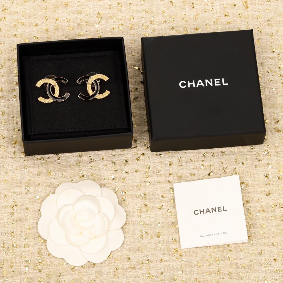 replik,replica,schmuck,1:1,beste,ohrringe,ring,Repliken Chanel-Ohrringe mit Kamee aus schwarzer Emaille und Gold replik,replica,schmuck,1:1,beste,ohrringe,ring,Repliken Chanel-Ohrringe mit Kamee aus schwarzer Emaille und Gold
