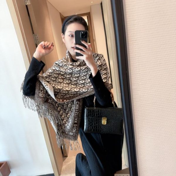 replik,replica,schmuck,1:1,beste,ohrringe,ring,Repliken LOUIS VUITTON quadratischer Schal aus Gold- und Silberfäden
