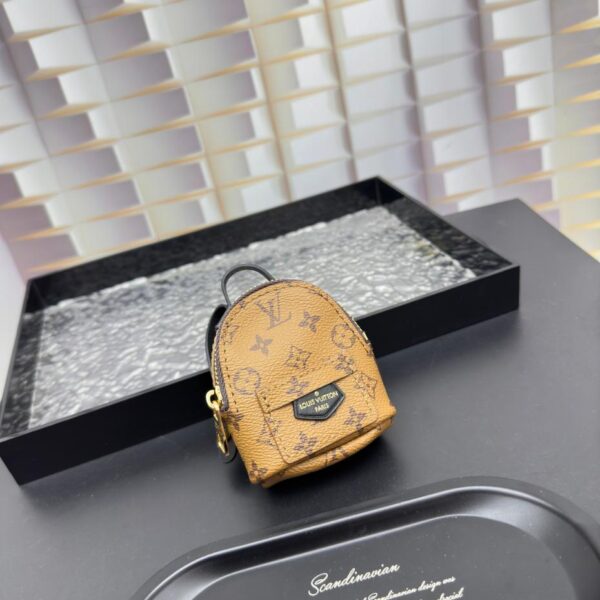 replik,replica,schmuck,1:1,beste,ohrringe,ring,Repliken Louis Vuitton Mini-Umhängetasche mit Schlüsselanhänger (4D8A)
