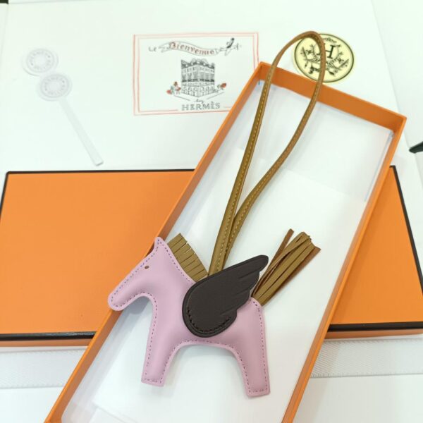 replik,replica,schmuck,1:1,beste,ohrringe,ring,Repliken HMMMMS Mini Pegasus Schaffell-Top-Version (115E)