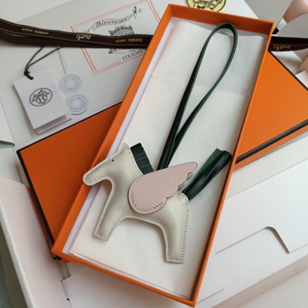 replik,replica,schmuck,1:1,beste,ohrringe,ring,Repliken HMMMMS Mini Pegasus Schaffell-Top-Version (BED9)