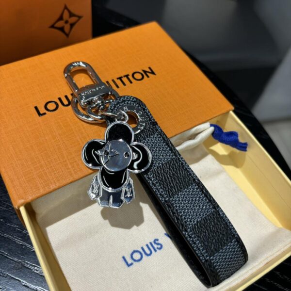 replik,replica,schmuck,1:1,beste,ohrringe,ring,Repliken LOUIS VUITTONLouis Vuitton Damen-Schlüsselanhänger mit schwarzem Blumenlogo, 6 Farben auf Lager (AB26)