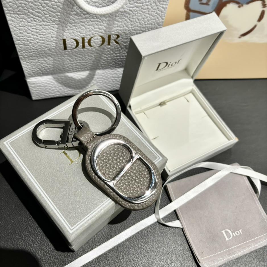 replik,replica,schmuck,1:1,beste,ohrringe,ring,Repliken Der Dior-Schlüsselanhänger ist eine Hommage an das klassische CD-Diamant-Logo replik,replica,schmuck,1:1,beste,ohrringe,ring,Repliken Der Dior-Schlüsselanhänger ist eine Hommage an das klassische CD-Diamant-Logo