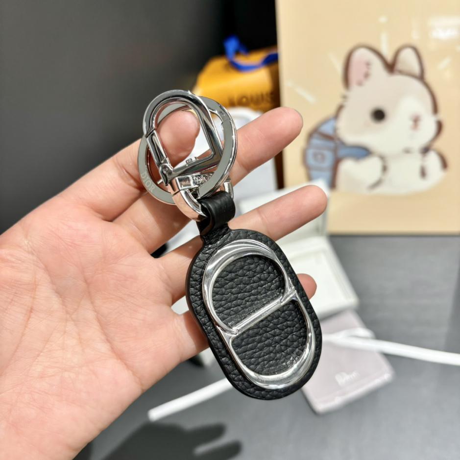 replik,replica,schmuck,1:1,beste,ohrringe,ring,Repliken Der Dior-Schlüsselanhänger ist eine Hommage an das klassische CD-Diamond-Logo replik,replica,schmuck,1:1,beste,ohrringe,ring,Repliken Der Dior-Schlüsselanhänger ist eine Hommage an das klassische CD-Diamond-Logo
