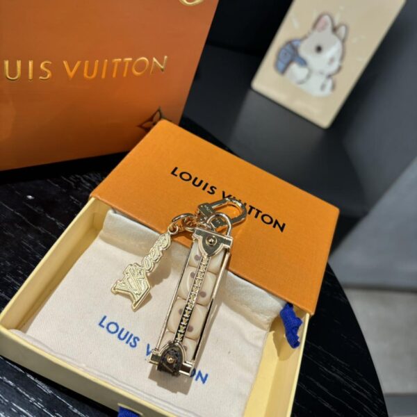 replik,replica,schmuck,1:1,beste,ohrringe,ring,Repliken LV LOVERS DICE Taschenzubehör und Schlüsselanhänger M01750