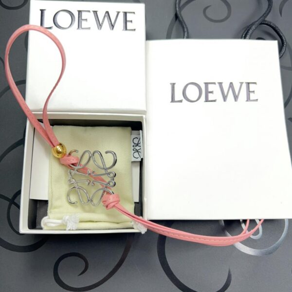 replik,replica,schmuck,1:1,beste,ohrringe,ring,Repliken Loewe Silber Classic Line Blumen-Taschenanhänger (DDA2)