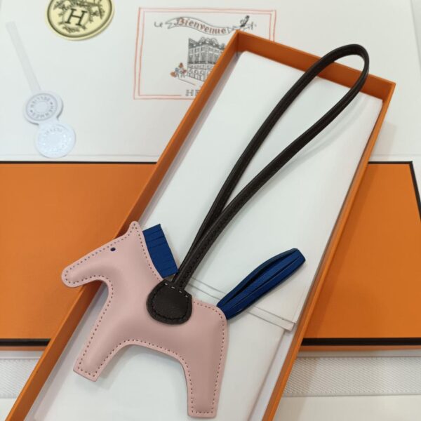 replik,replica,schmuck,1:1,beste,ohrringe,ring,Repliken HMMMMS Mini Pegasus Schaffell