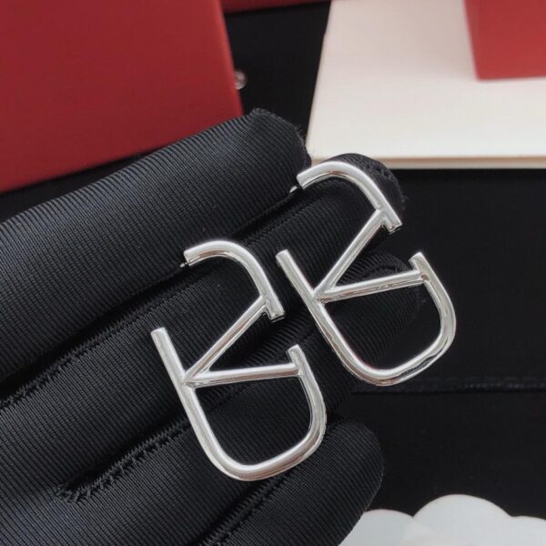 replik,replica,schmuck,1:1,beste,ohrringe,ring,Repliken Valentinos neueste V-förmige Ohrringe mit Diamanten an den Rändern (282C)