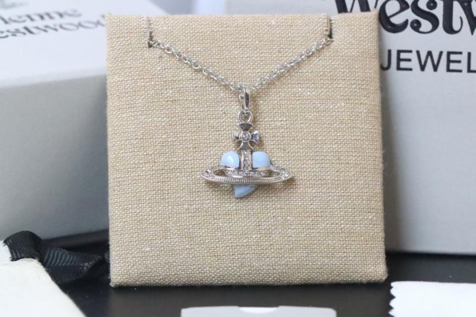 replik,replica,schmuck,1:1,beste,ohrringe,ring,Repliken Königinmutter Vivienne Blaue Emaille Love Saturn Halskette (5ACE) replik,replica,schmuck,1:1,beste,ohrringe,ring,Repliken Königinmutter Vivienne Blaue Emaille Love Saturn Halskette (5ACE)