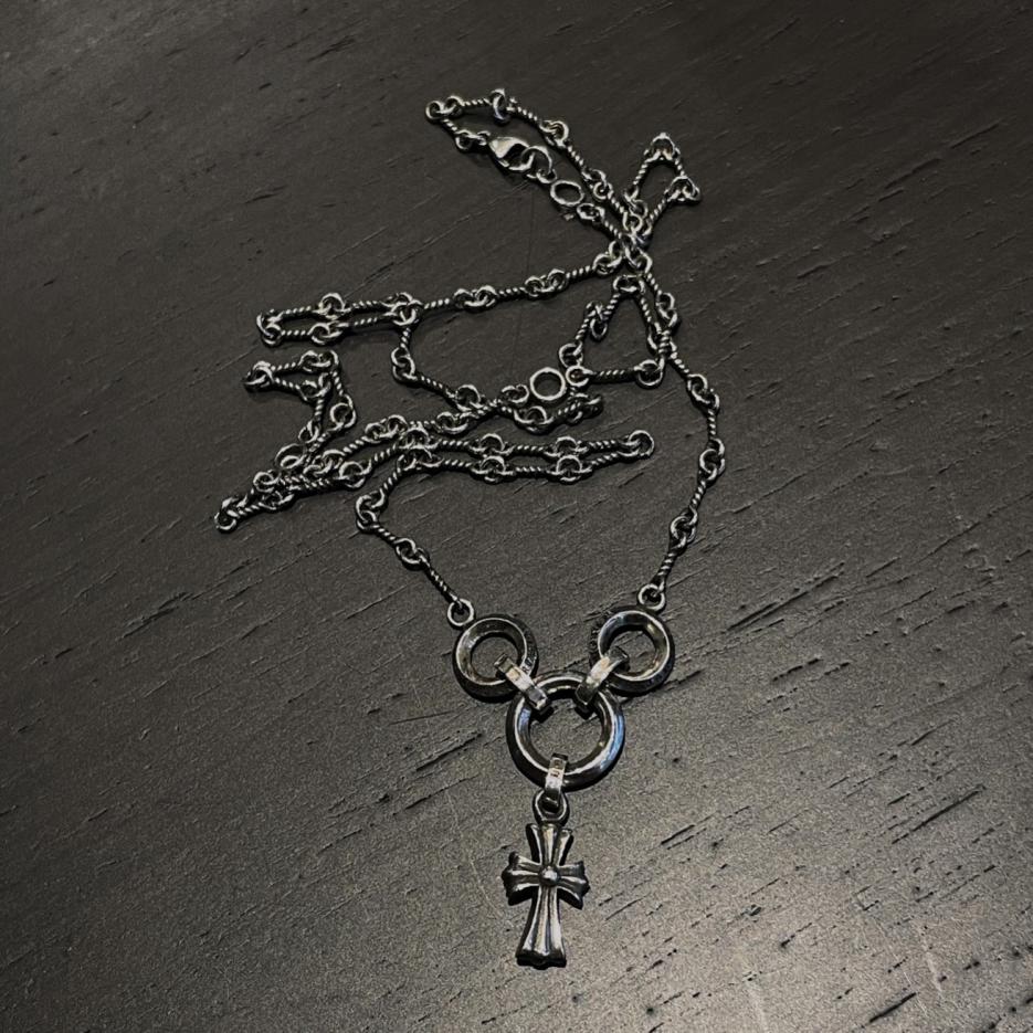 replik,replica,schmuck,1:1,beste,ohrringe,ring,Repliken Kleine Kreuzkette mit drei Ringen von Chrome Hearts replik,replica,schmuck,1:1,beste,ohrringe,ring,Repliken Kleine Kreuzkette mit drei Ringen von Chrome Hearts