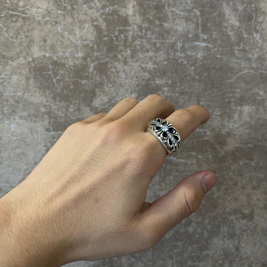 replik,replica,schmuck,1:1,beste,ohrringe,ring,Repliken Schmaler Watcher-Ring mit Chrom-Herzsteinen replik,replica,schmuck,1:1,beste,ohrringe,ring,Repliken Schmaler Watcher-Ring mit Chrom-Herzsteinen