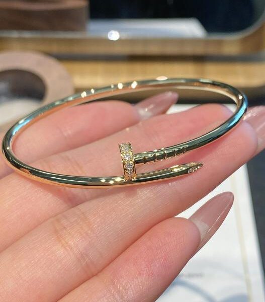 replik,replica,schmuck,1:1,beste,ohrringe,ring,Repliken Echte Aufnahme eines schmalen Kopf- und Schwanznagelarmbandes aus 18 Karat echtem Gold und echtem Diamant (A991)