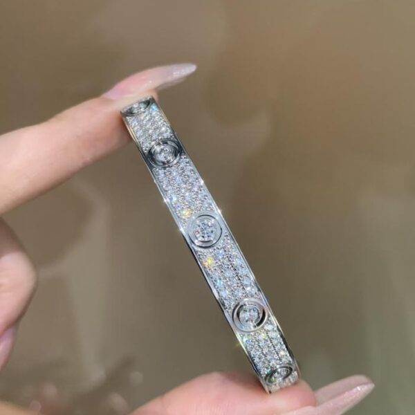 replik,replica,schmuck,1:1,beste,ohrringe,ring,Repliken Echte Aufnahme eines Schleierkraut-Hauptarmbands aus 18 Karat echtem Gold und Diamanten (1699)