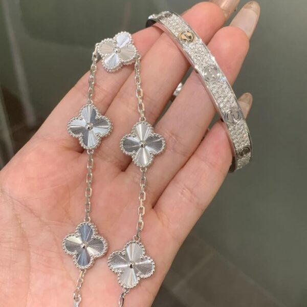 replik,replica,schmuck,1:1,beste,ohrringe,ring,Repliken Tatsächliche Aufnahme eines lasergeschnittenen Armbands aus 18-karätigem Echtgold und Diamant｜Gypsophila-Armband (833F)