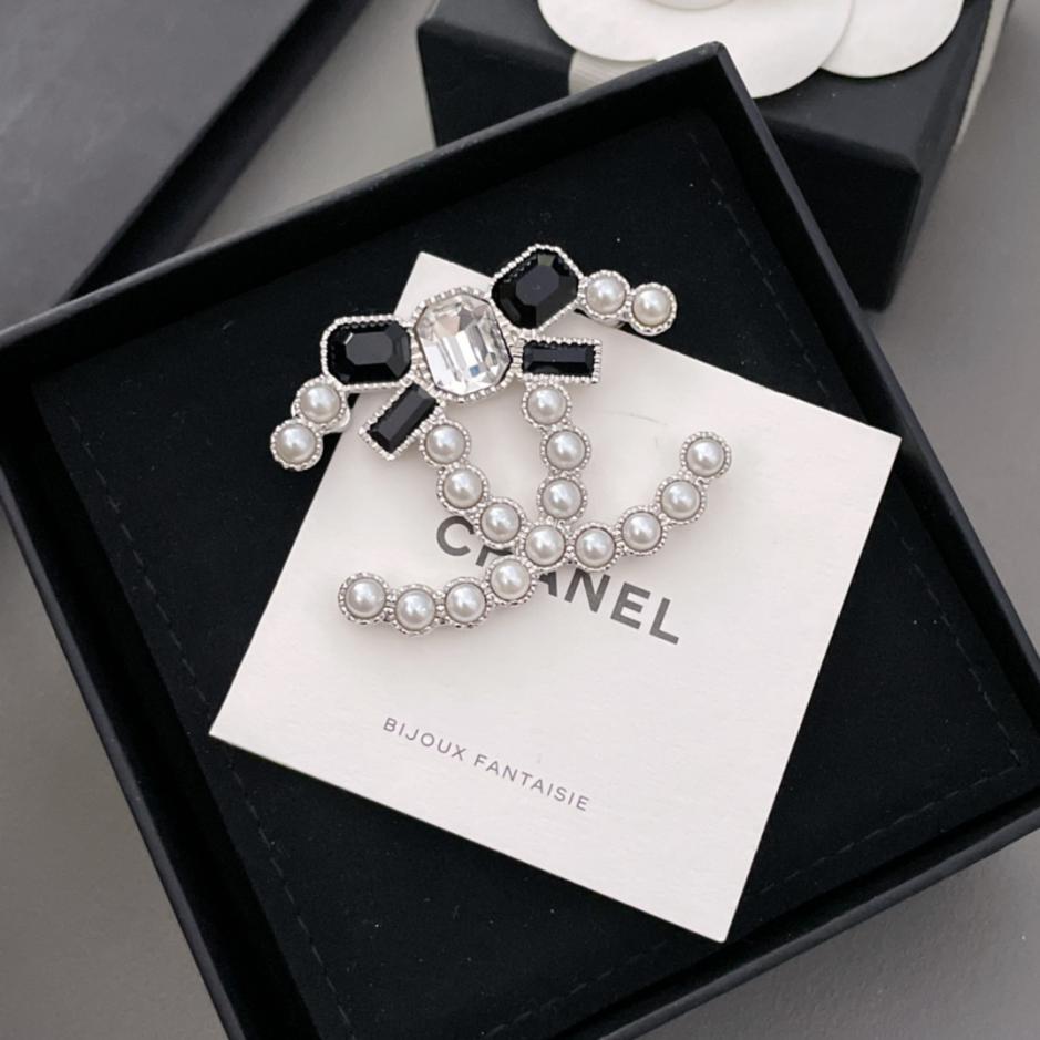 replik,replica,schmuck,1:1,beste,ohrringe,ring,Repliken Chanel-Brosche mit Doppel-C-Perlen und Schleife (9E66) replik,replica,schmuck,1:1,beste,ohrringe,ring,Repliken Chanel-Brosche mit Doppel-C-Perlen und Schleife (9E66)
