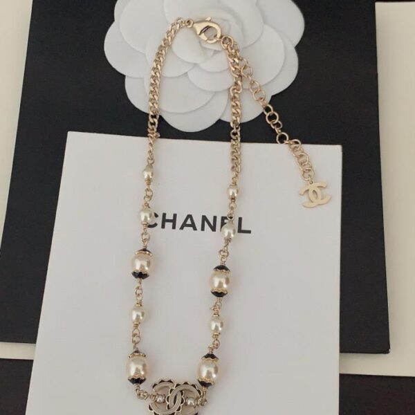 replik,replica,schmuck,1:1,beste,ohrringe,ring,Repliken Chanels neueste doppellagige Perlenkette aus schwarzem Leder (CECF)