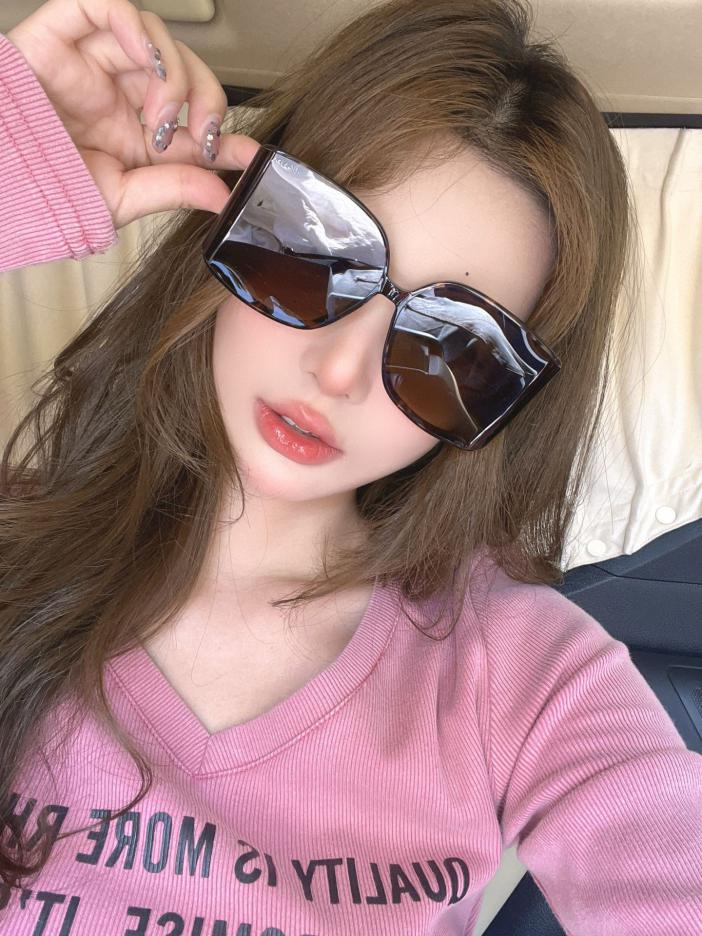 replik,replica,schmuck,1:1,beste,ohrringe,ring,Repliken PRADA Sonnenbrille in Top-Originalqualität MODELSPR 56 1B002G replik,replica,schmuck,1:1,beste,ohrringe,ring,Repliken PRADA Sonnenbrille in Top-Originalqualität MODELSPR 56 1B002G