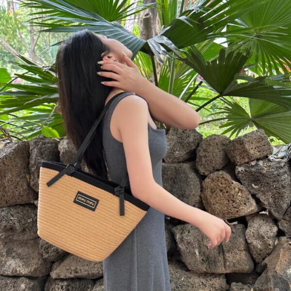 replik,replica,schmuck,1:1,beste,ohrringe,ring,Repliken Neue gewebte Tasche von Miu Miu