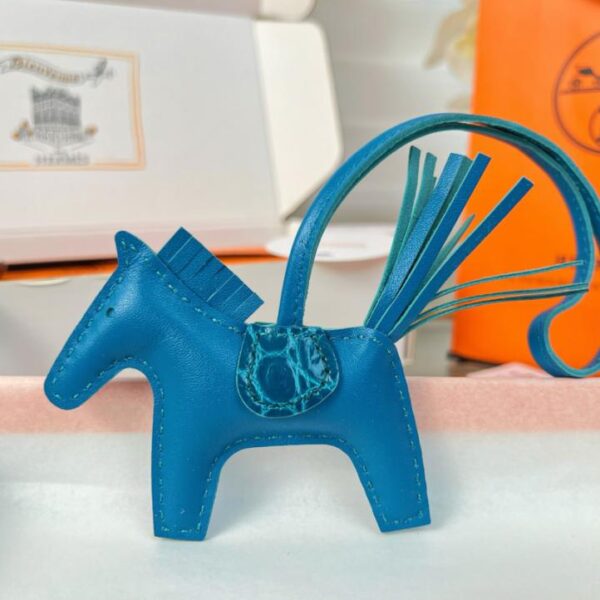replik,replica,schmuck,1:1,beste,ohrringe,ring,Repliken Original hochwertiger HERMES Rodeo Pegase Taschenanhänger und Schlüsselanhänger mit handgefertigten Nähten