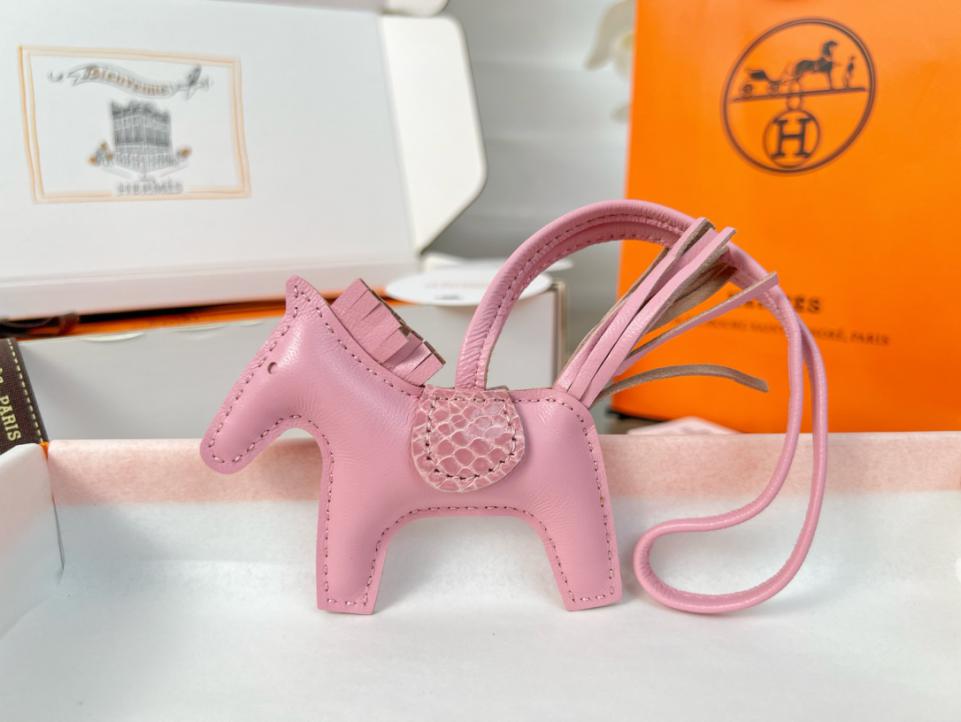 replik,replica,schmuck,1:1,beste,ohrringe,ring,Repliken Original hochwertiger HERMES Rodeo Pegase Taschenanhänger und Schlüsselanhänger mit handgefertigten Nähten replik,replica,schmuck,1:1,beste,ohrringe,ring,Repliken Original hochwertiger HERMES Rodeo Pegase Taschenanhänger und Schlüsselanhänger mit handgefertigten Nähten