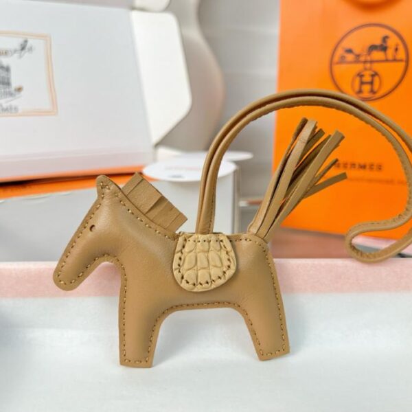 replik,replica,schmuck,1:1,beste,ohrringe,ring,Repliken Original hochwertiger HERMES Rodeo Pegase Taschenanhänger und Schlüsselanhänger mit handgefertigten Nähten