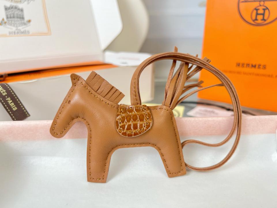 replik,replica,schmuck,1:1,beste,ohrringe,ring,Repliken Original hochwertiger HERMES Rodeo Pegase Taschenanhänger und Schlüsselanhänger mit handgefertigten Nähten replik,replica,schmuck,1:1,beste,ohrringe,ring,Repliken Original hochwertiger HERMES Rodeo Pegase Taschenanhänger und Schlüsselanhänger mit handgefertigten Nähten