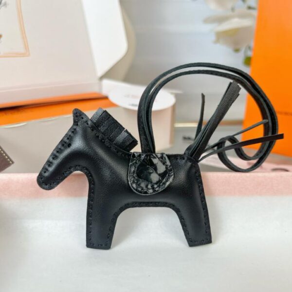 replik,replica,schmuck,1:1,beste,ohrringe,ring,Repliken Original hochwertiger HERMES Rodeo Pegase Taschenanhänger und Schlüsselanhänger mit handgefertigten Nähten
