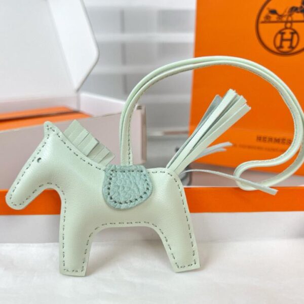 replik,replica,schmuck,1:1,beste,ohrringe,ring,Repliken Original hochwertiger HERMES Rodeo Pegase Taschenanhänger und Schlüsselanhänger mit handgefertigten Nähten