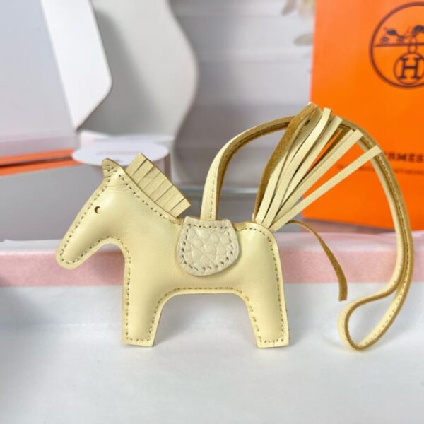 replik,replica,schmuck,1:1,beste,ohrringe,ring,Repliken Original hochwertiger HERMES Rodeo Pegase Taschenanhänger und Schlüsselanhänger mit handgefertigten Nähten