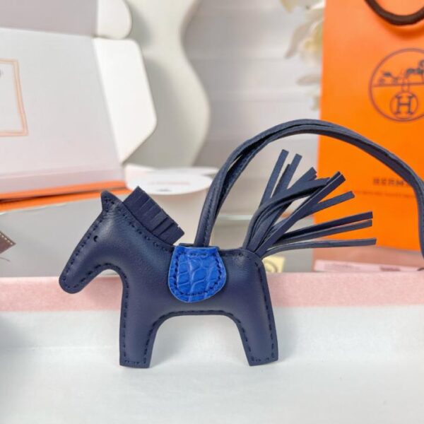 replik,replica,schmuck,1:1,beste,ohrringe,ring,Repliken Original hochwertiger HERMES Rodeo Pegase Taschenanhänger und Schlüsselanhänger mit handgefertigten Nähten