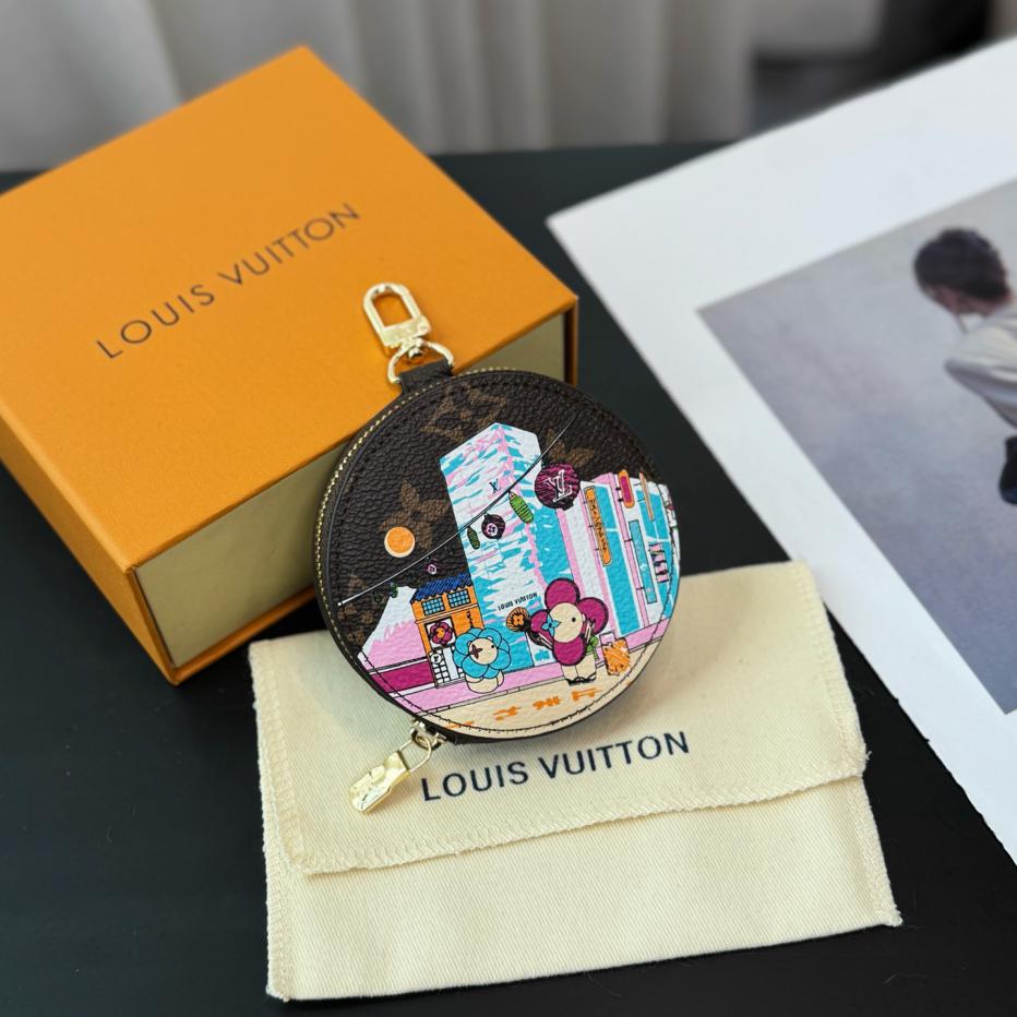 replik,replica,schmuck,1:1,beste,ohrringe,ring,Repliken Louis Vuitton runder Geldbörsenanhänger, 8 Farben, Geldbörse aus der Vivienne-Vivi-Serie replik,replica,schmuck,1:1,beste,ohrringe,ring,Repliken Louis Vuitton runder Geldbörsenanhänger, 8 Farben, Geldbörse aus der Vivienne-Vivi-Serie