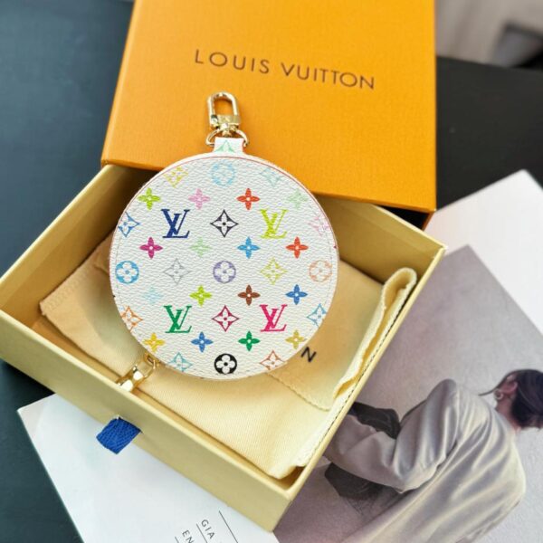 replik,replica,schmuck,1:1,beste,ohrringe,ring,Repliken Louis Vuitton runder Geldbörsenanhänger, 8 Farben, Geldbörse aus der Vivienne-Vivi-Serie
