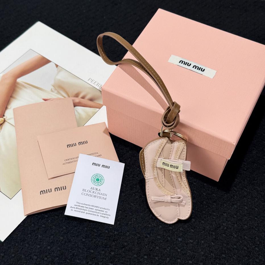 replik,replica,schmuck,1:1,beste,ohrringe,ring,Repliken MIUMIU Leder-Ballettschuhe-Lanyard-Anhänger replik,replica,schmuck,1:1,beste,ohrringe,ring,Repliken MIUMIU Leder-Ballettschuhe-Lanyard-Anhänger