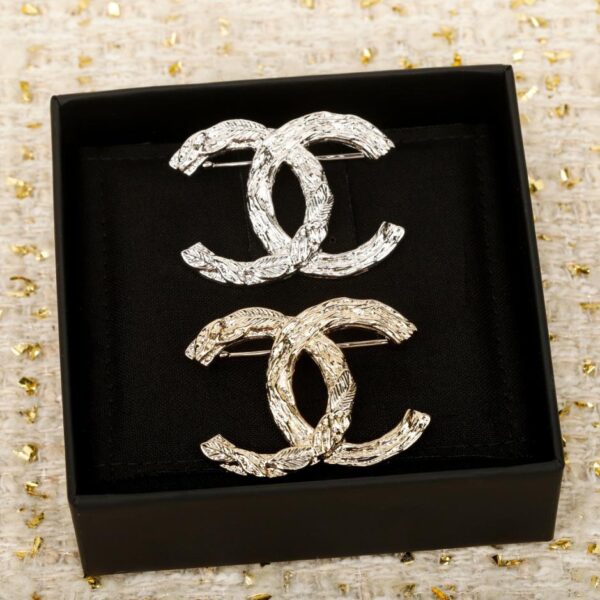 replik,replica,schmuck,1:1,beste,ohrringe,ring,Repliken Helles Gold und Silber! Chanel Brosche mit Doppel-C-Gravur (PRQ1X)