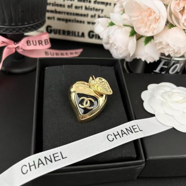 replik,replica,schmuck,1:1,beste,ohrringe,ring,Repliken Chanel 25a Brosche aus schwarzem Email mit Herzblättern und Goldrand (RZJYR)