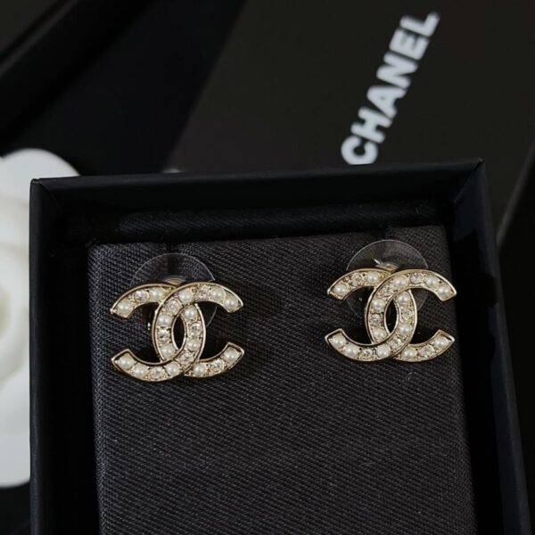 replik,replica,schmuck,1:1,beste,ohrringe,ring,Repliken Chanel klassische Doppel-C-Lederbrosche (E9AH8)