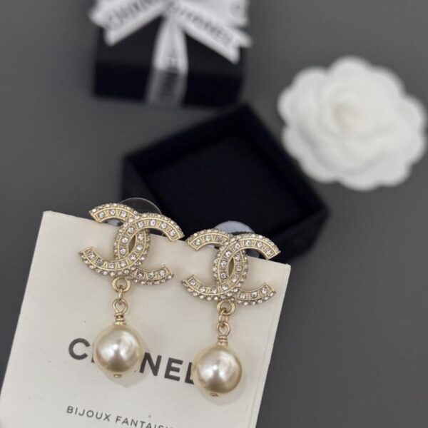 replik,replica,schmuck,1:1,beste,ohrringe,ring,Repliken Chanel Super Classic Series Ohrringe mit C-Perlen und Diamanten, durchgehendes ZP-Material (FMTUE)