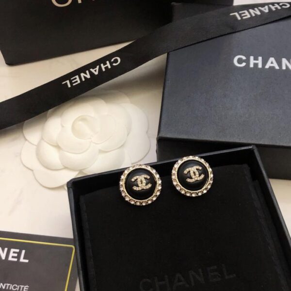 replik,replica,schmuck,1:1,beste,ohrringe,ring,Repliken Chanel 25er Silberbrosche mit Doppel-C, abwechselnden Perlen- und Strasseinlagen und Kokosbuchstaben (PA2O4)