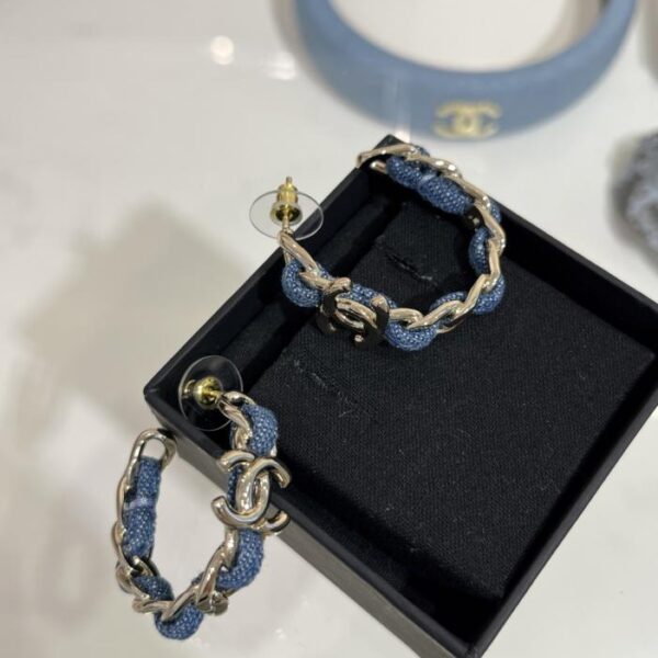 replik,replica,schmuck,1:1,beste,ohrringe,ring,Repliken Chanel 25er Silberbrosche mit Doppel-C, abwechselnden Perlen- und Strasseinlagen und Kokosbuchstaben (PA2O4)