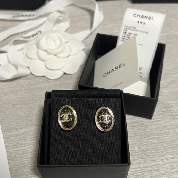 replik,replica,schmuck,1:1,beste,ohrringe,ring,Repliken Chanel Klassische Perlenbrosche mit Doppel-C-Anhänger (12Q5S)