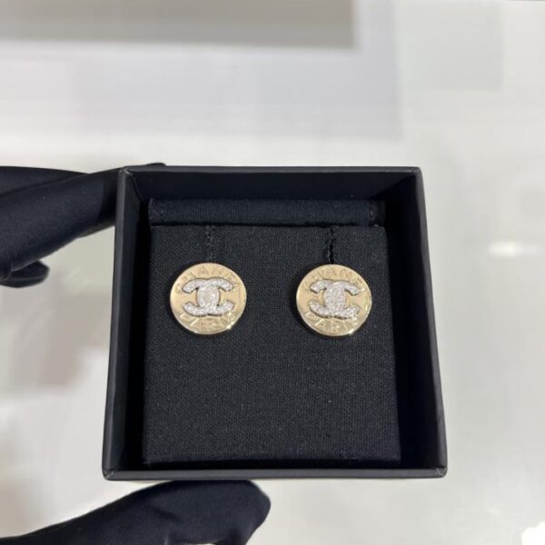 replik,replica,schmuck,1:1,beste,ohrringe,ring,Repliken Chanel 25P neue quadratische Brosche mit Doppel-C-Hohldiamanten (ALSJ1)