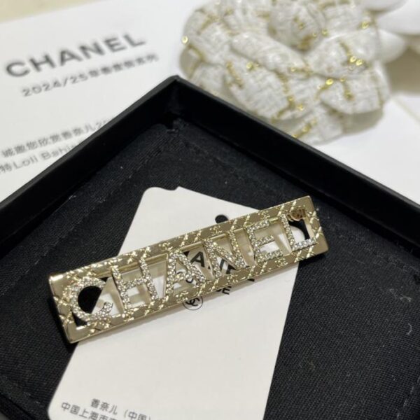 replik,replica,schmuck,1:1,beste,ohrringe,ring,Repliken Chanel 25P neue quadratische Brosche mit Buchstaben und hohlen Diamanten (YDFJR)
