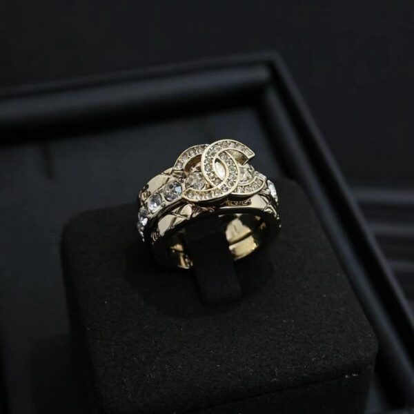 replik,replica,schmuck,1:1,beste,ohrringe,ring,Repliken Chanel 24P runde Strass-Ohrringe mit Farbverlauf (KK0E2)