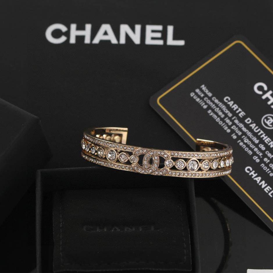replik,replica,schmuck,1:1,beste,ohrringe,ring,Repliken Neues Armband von Chanel in Spitzenqualität mit präzise eingelegten Swarovski-Kristallen (6QTC1) replik,replica,schmuck,1:1,beste,ohrringe,ring,Repliken Neues Armband von Chanel in Spitzenqualität mit präzise eingelegten Swarovski-Kristallen (6QTC1)